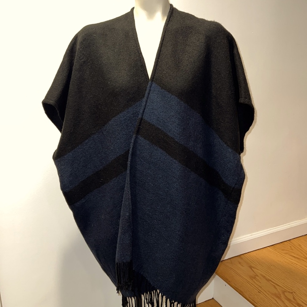 LOFT SHAWL / WRAP with ARM HOLES